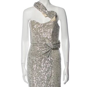 Badgley Mischka Evening Gown Silver
Sequin Sleeveless 1-Shoulder Concealed Zip